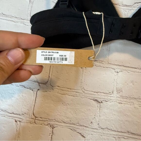 SKIMS Fits Everybody Triangle Bra size XS Soot - Picture 4 of 4